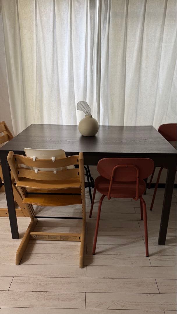 イケア　伸長式　ダークブラウン 木製 ダイニングテーブル