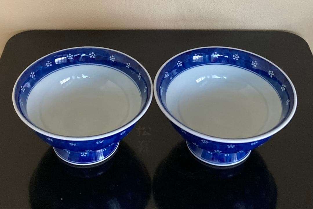 有田焼 源右衛門窯 染付梅地紋 高台 向付 盛鉢 飯碗 茶碗 2客