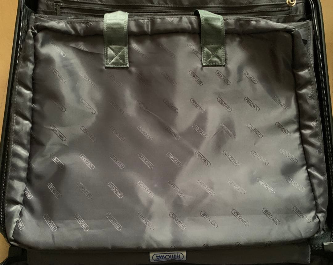 RIMOWA ボレロ　キャリーケース