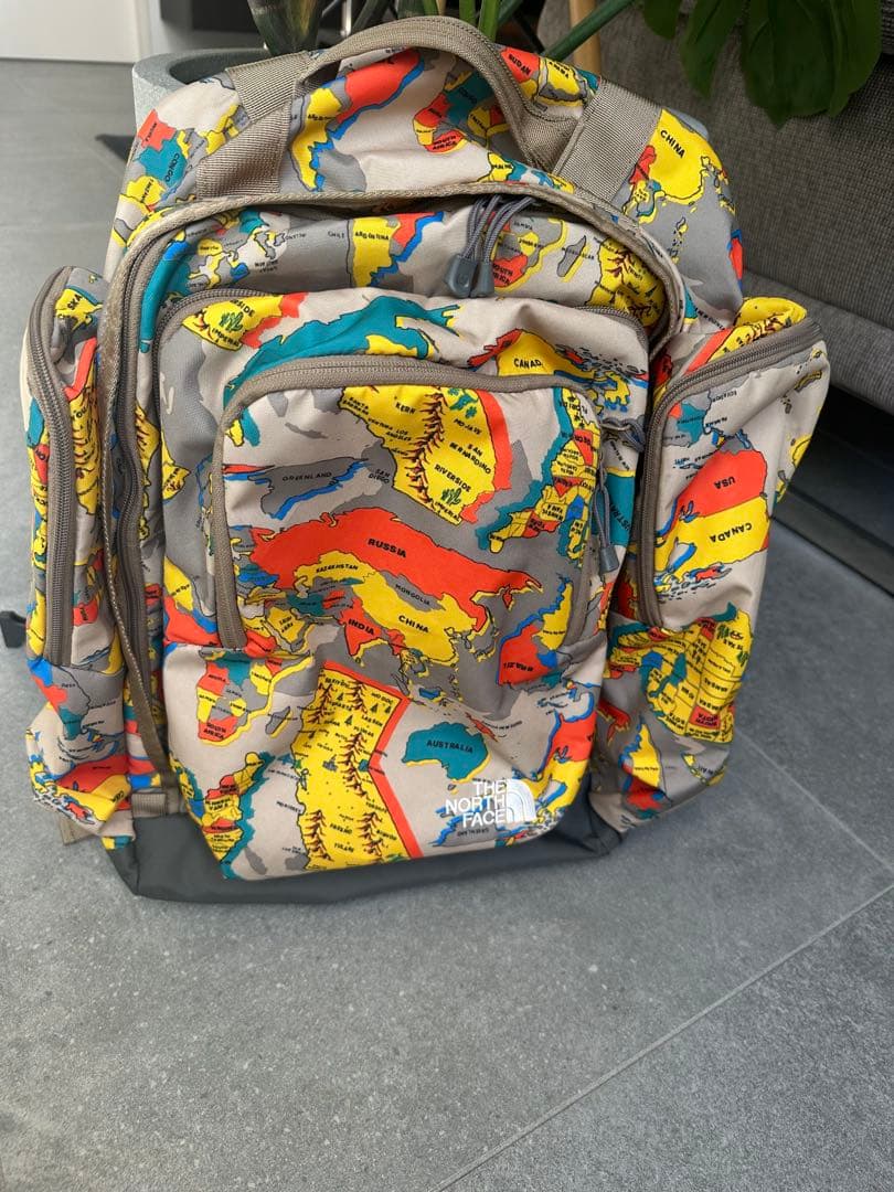 【美品】THE NORTH FACE 地図柄リュックSUNNY CAMPER