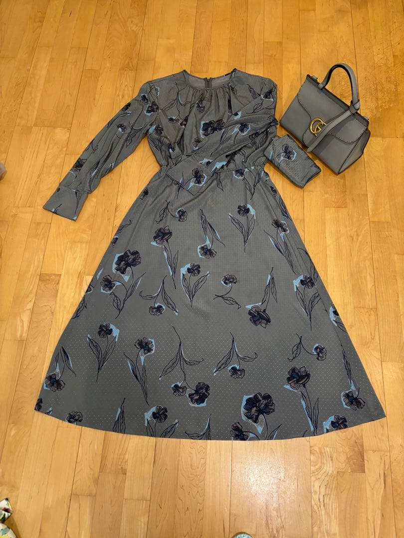 エポカ　グレー 花柄 ワンピース サイズ40