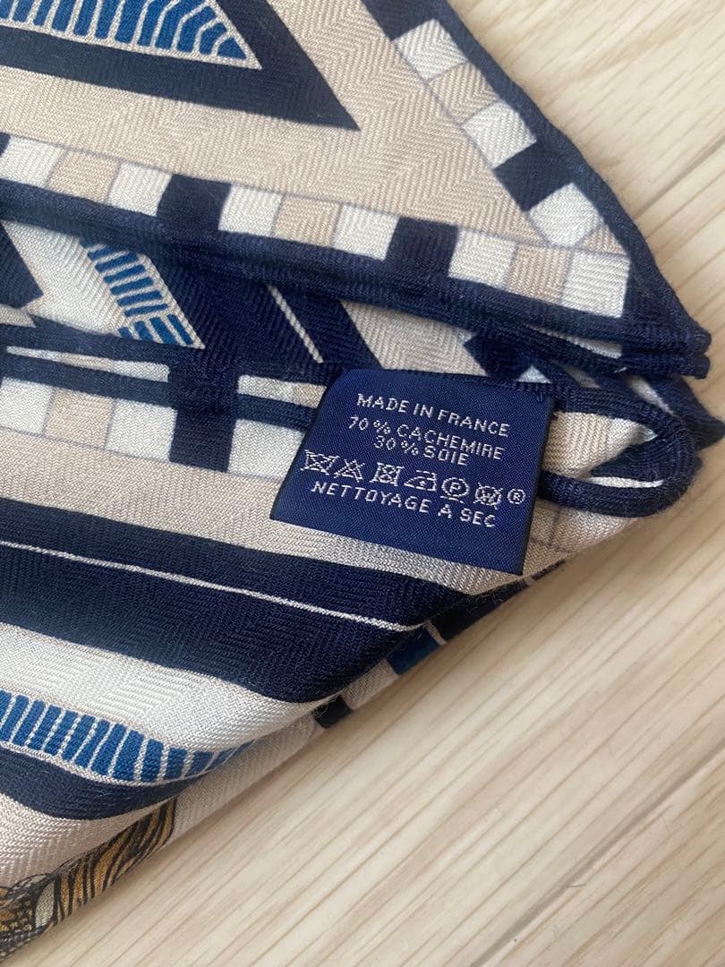 ら*て様 HERMES トライアングル カシミヤシルク カシシル　スカーフ
