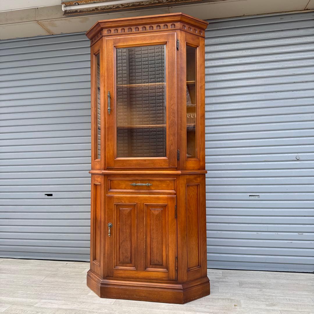 横浜ダニエル　コーナーキャビネット　飾り棚　食器棚