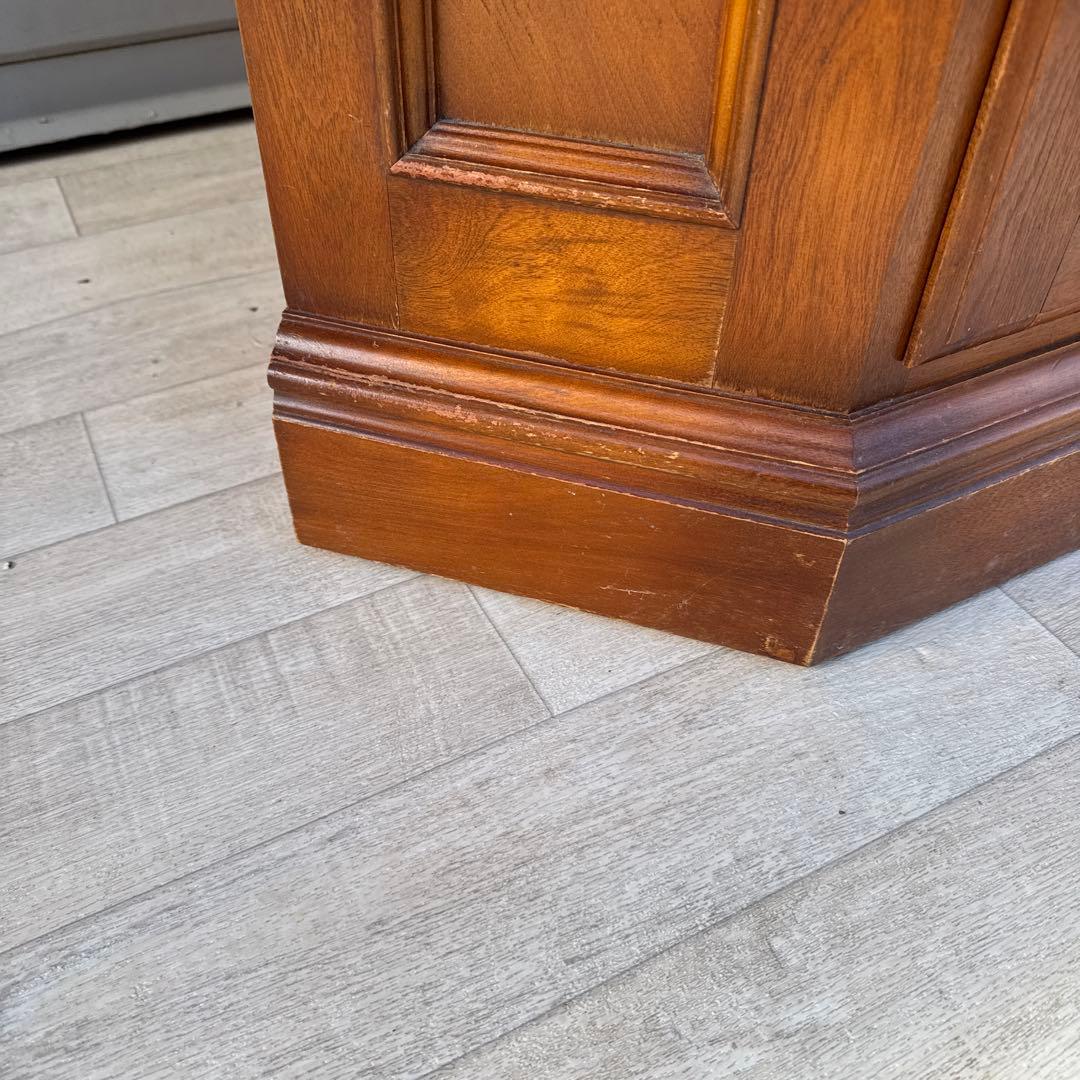 横浜ダニエル　コーナーキャビネット　飾り棚　食器棚