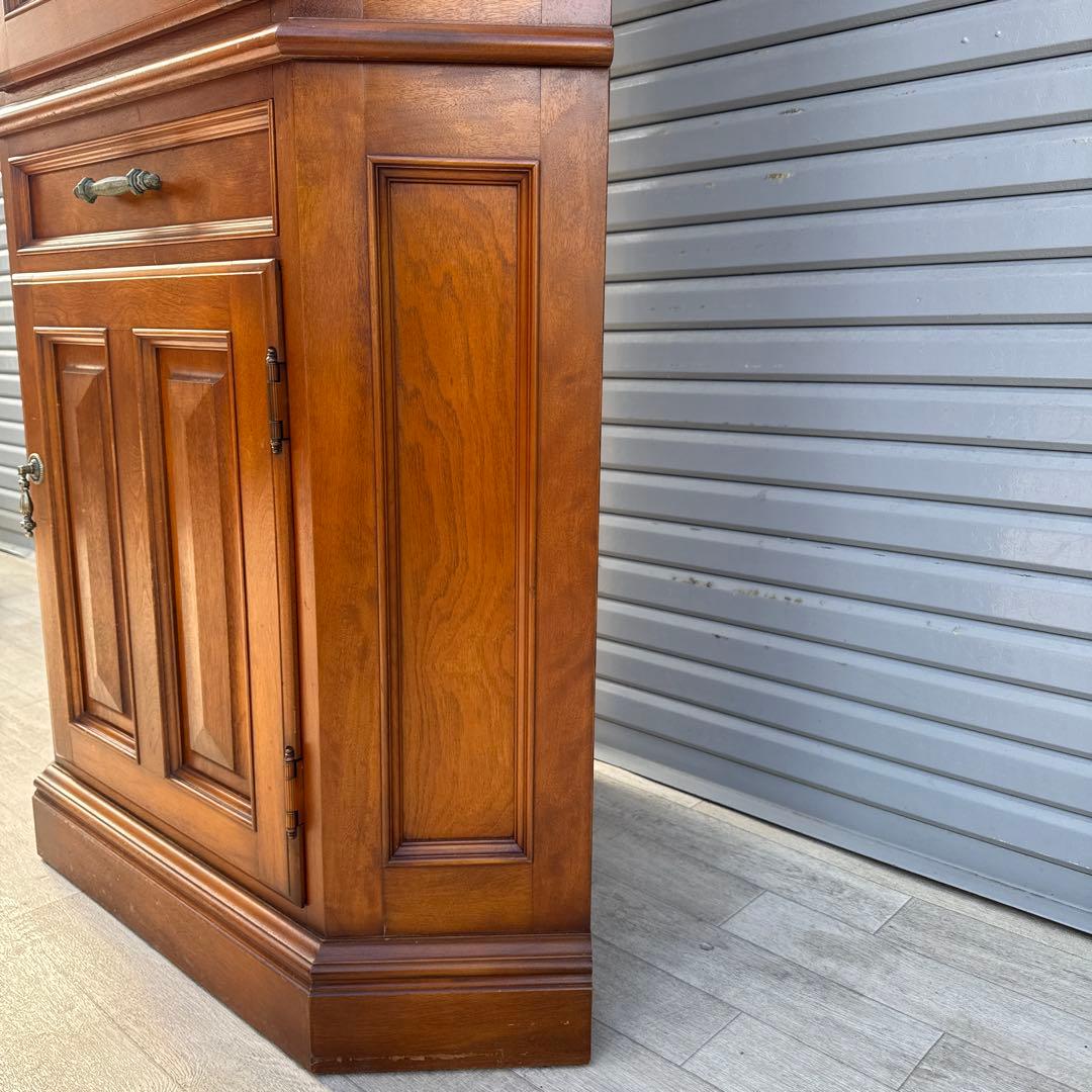 横浜ダニエル　コーナーキャビネット　飾り棚　食器棚