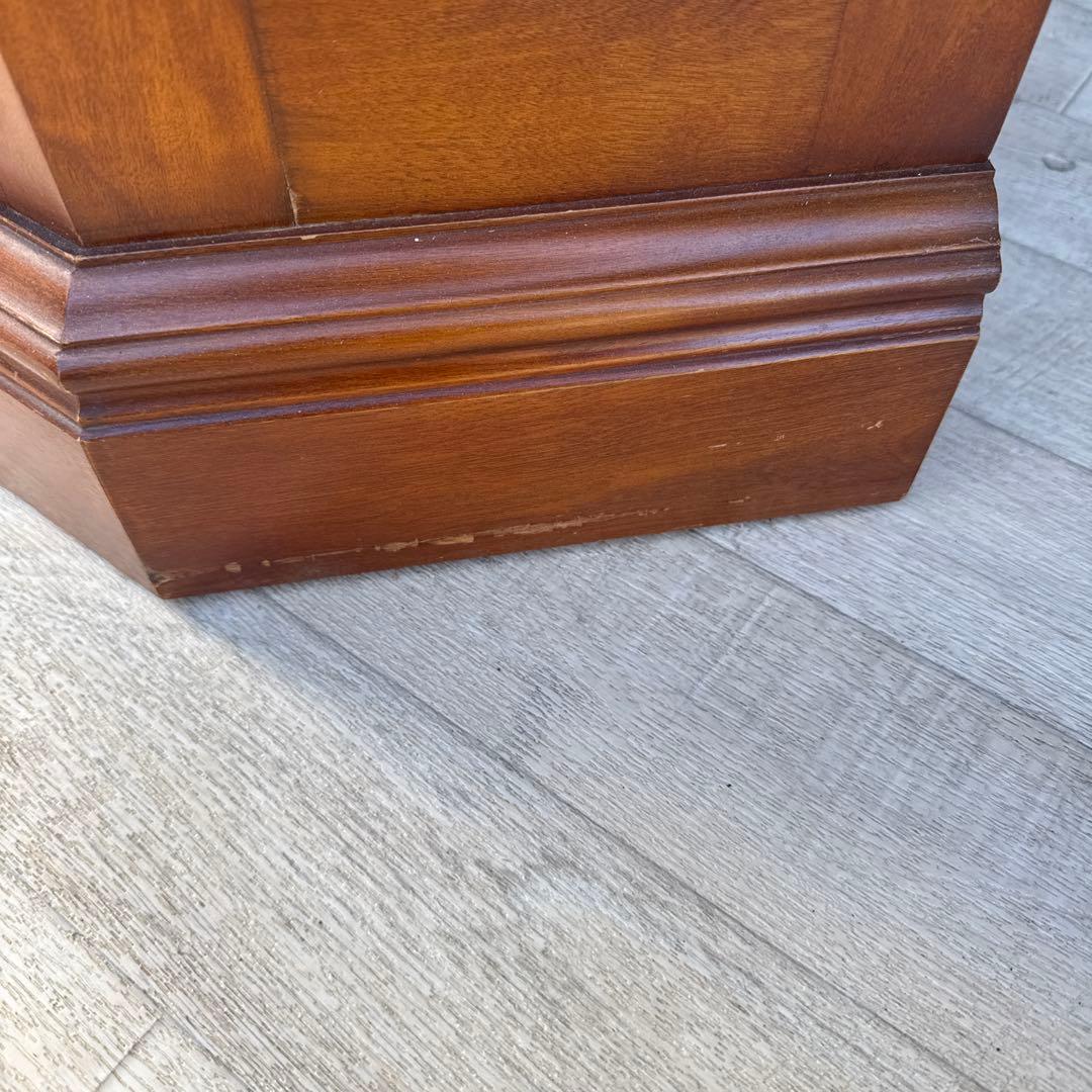 横浜ダニエル　コーナーキャビネット　飾り棚　食器棚