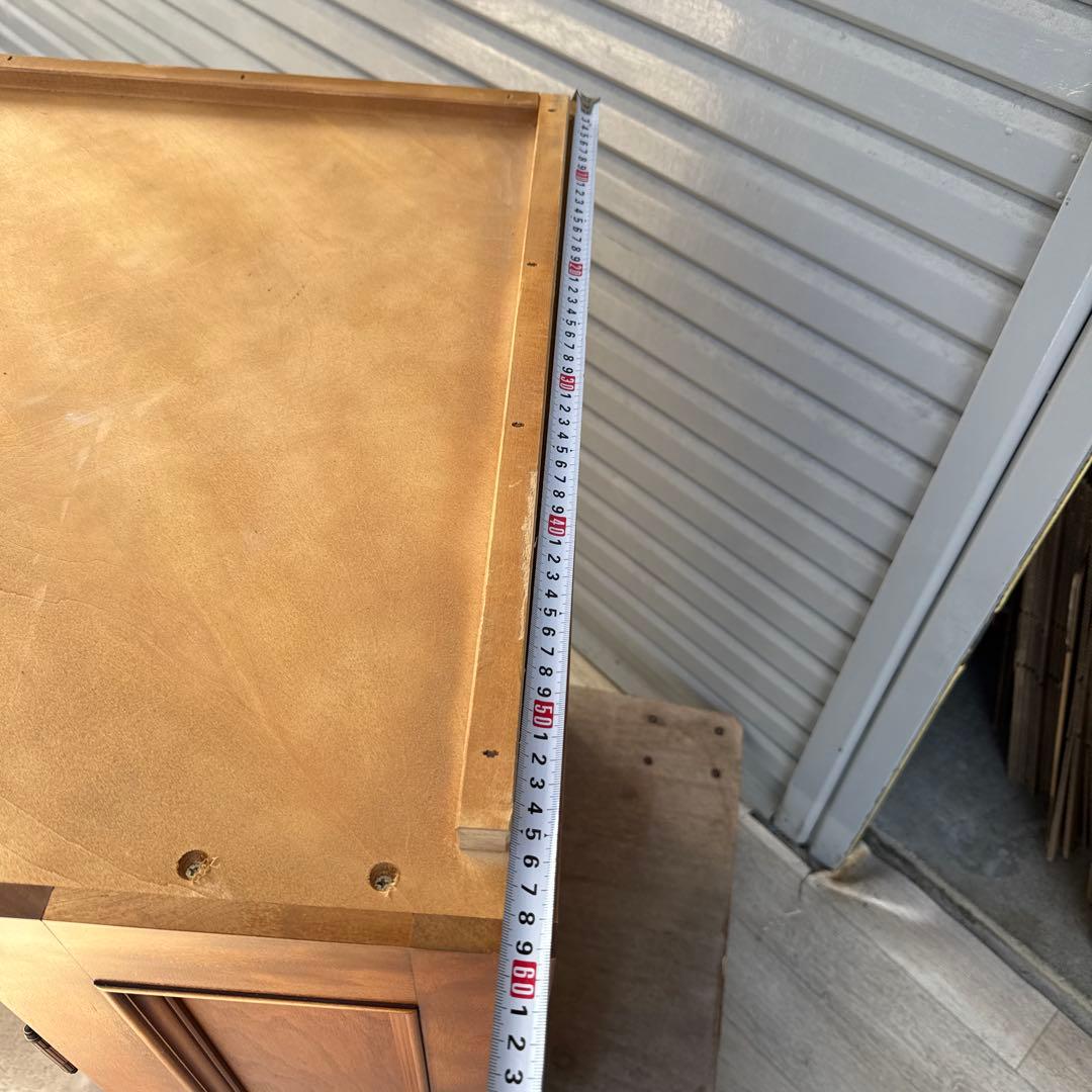 横浜ダニエル　コーナーキャビネット　飾り棚　食器棚