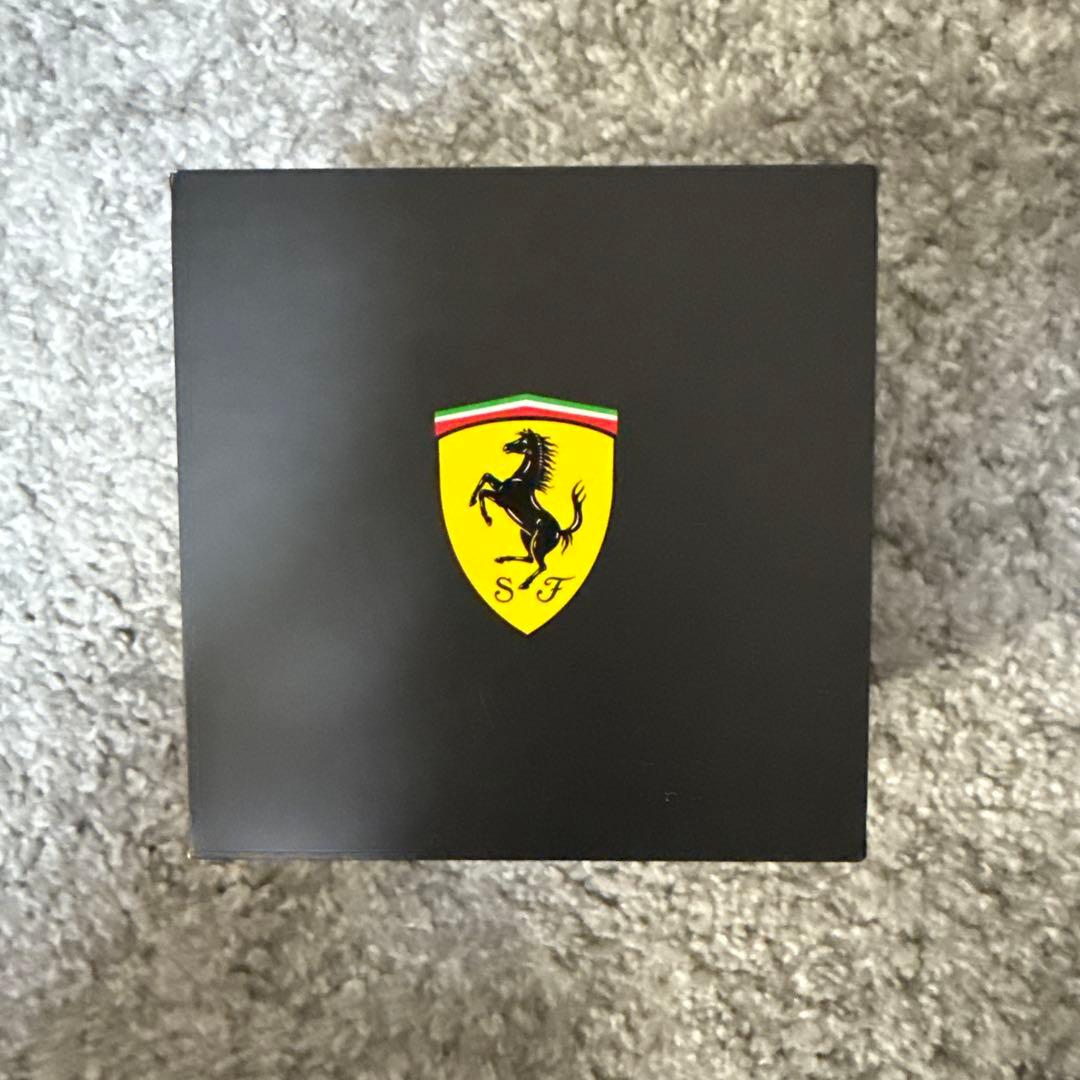 Ferrari スクーデリアクロノグラフ 腕時計 ブラック/レッド　箱あり