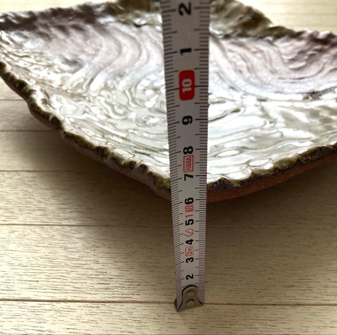 大皿　脚付き角皿　渋い和食器　一点物　新品　未使用品　ダイナミックな大きさ