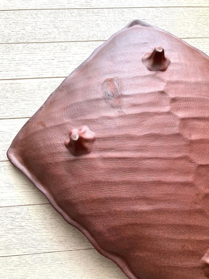 大皿　脚付き角皿　渋い和食器　一点物　新品　未使用品　ダイナミックな大きさ