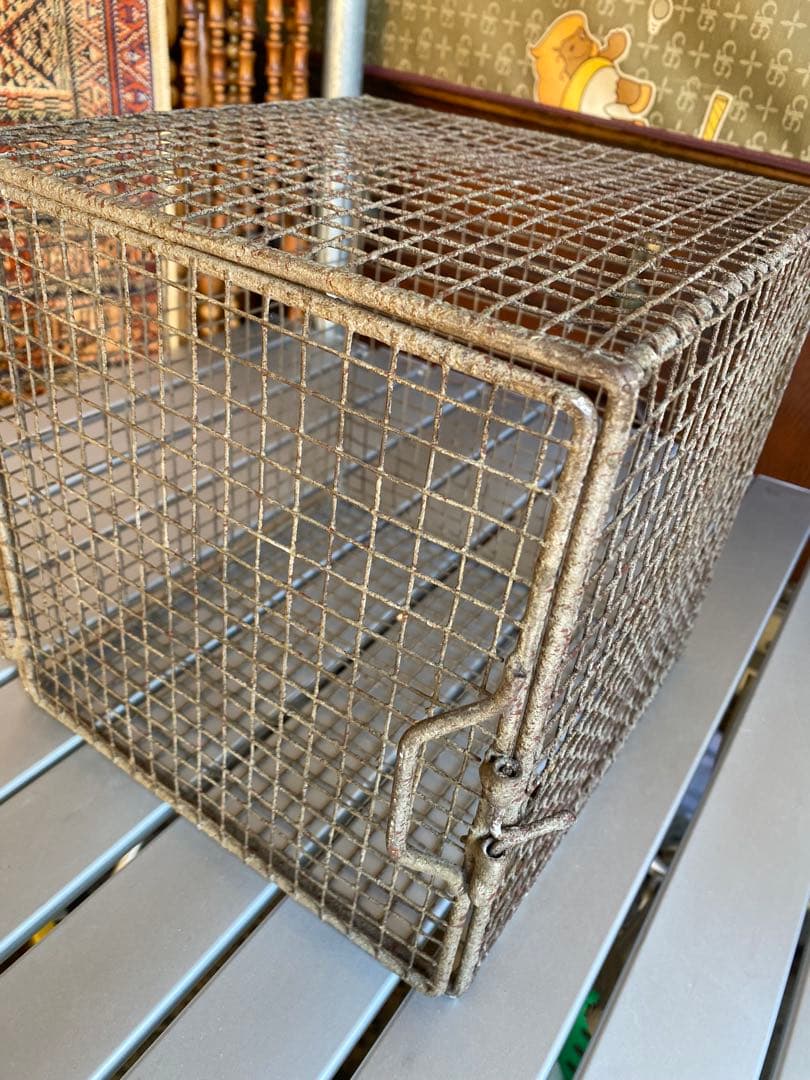 メッシュボックス　ワイヤーかご　壁掛け　鳥籠　アンティーク　サビサビ　ラック