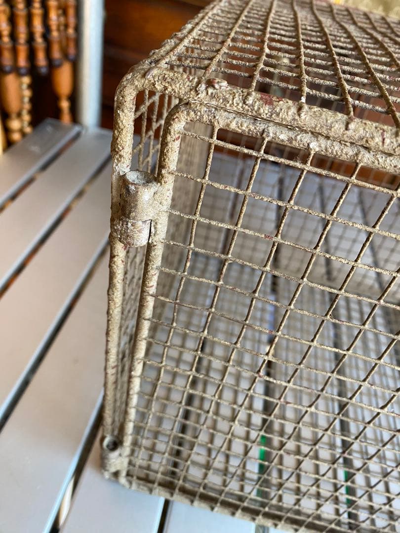 メッシュボックス　ワイヤーかご　壁掛け　鳥籠　アンティーク　サビサビ　ラック