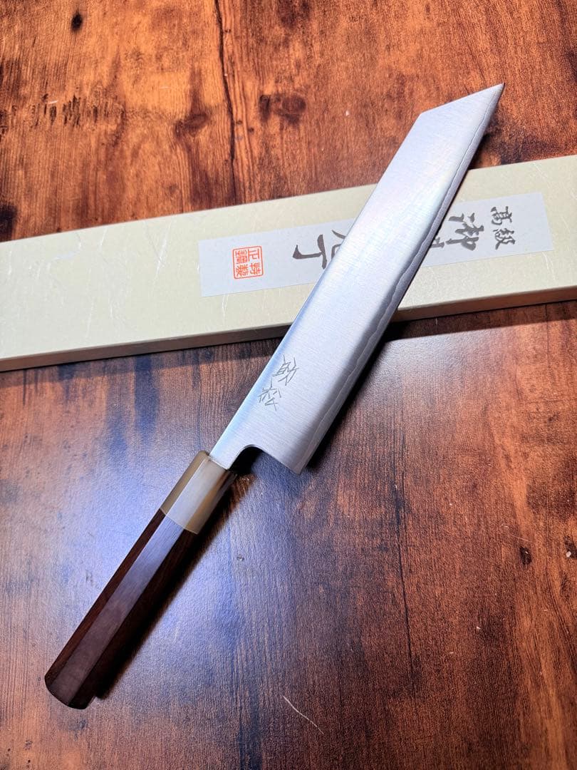 助松　和牛刀 切付　包丁　8寸　鍛造 銀三鋼　紫檀白水牛八角柄