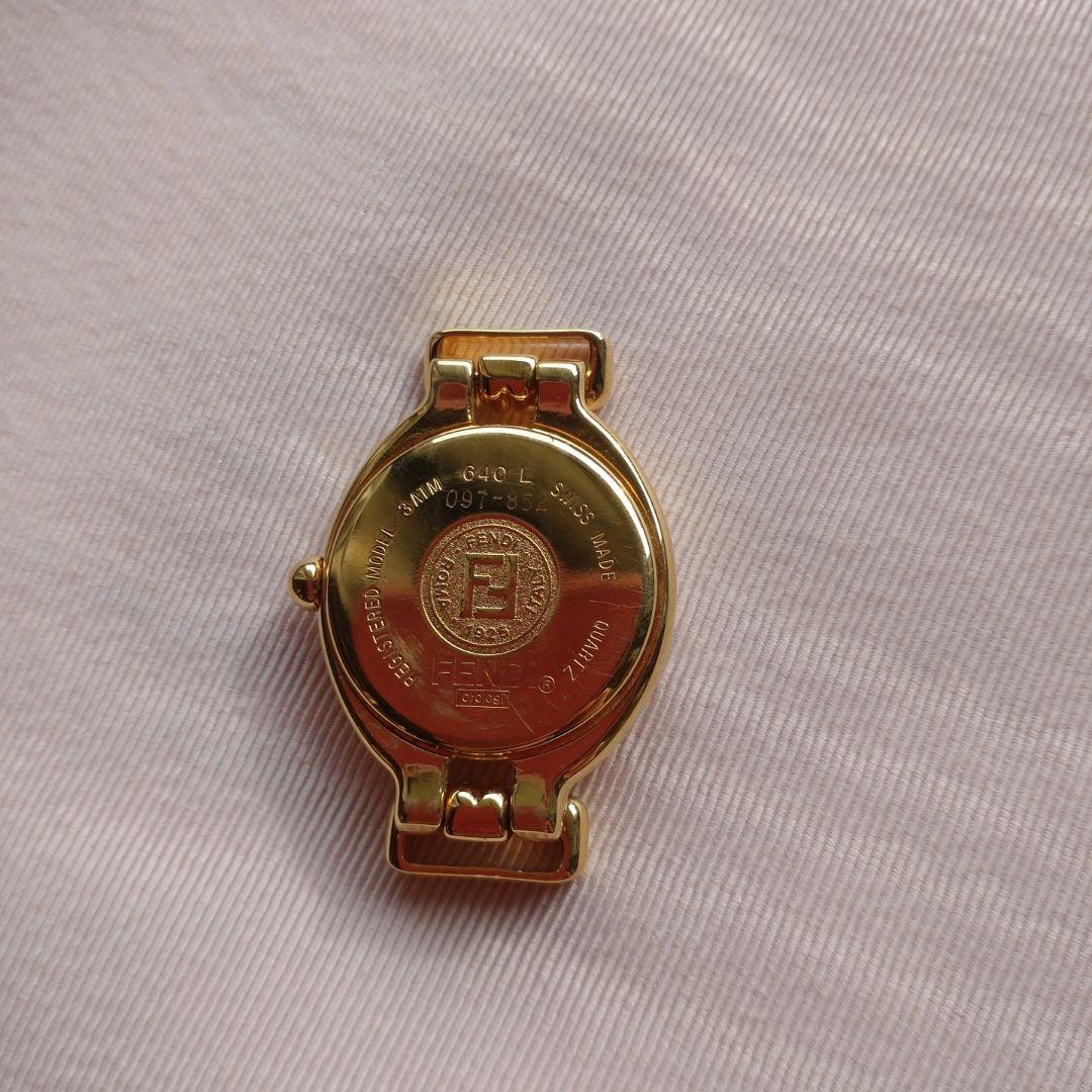 フェンディFENDI 腕時計　カメレオン （時計内部品交換済）レディース