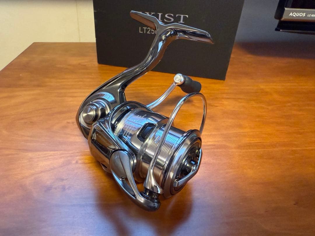 美品 良好 22イグジスト LT2500S-XH ダイワ EXIST