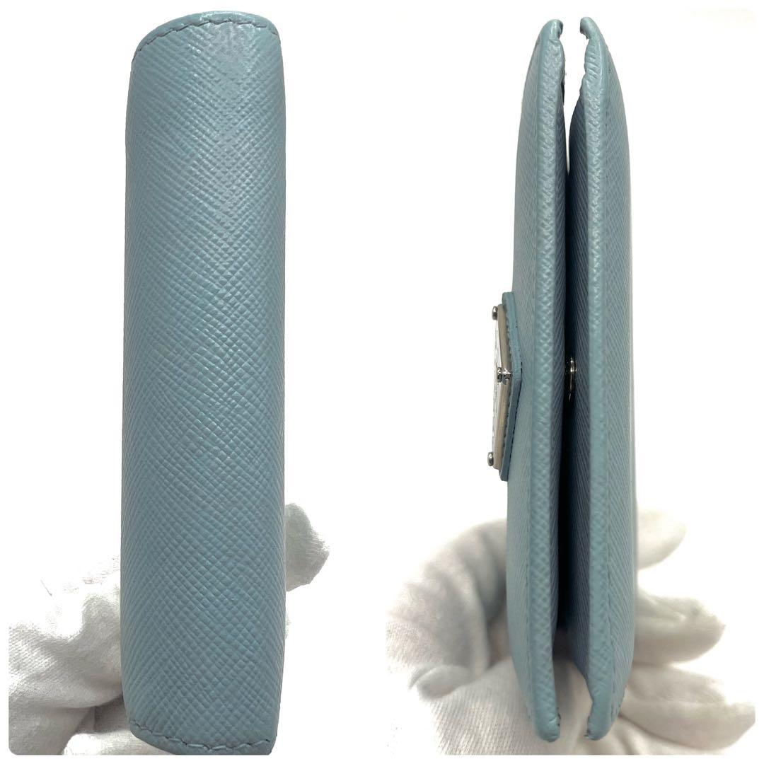 美品/現行✨プラダ 二つ折り財布 三角ロゴ レザー RFID ライトブルー 水色