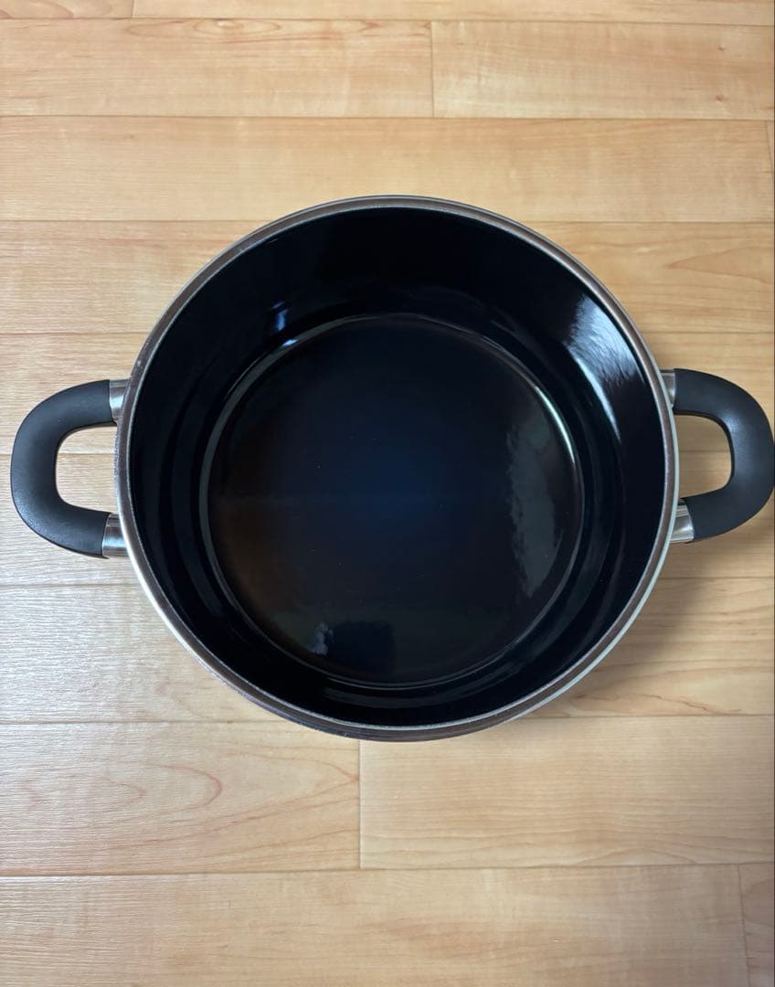 ひ*り様 Silit ボニート　ローキャセロール　24cm 両手鍋　黒　シラルガ