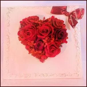 プリザーブドフラワー 赤いバラ ハートスクエア　アレンジメント