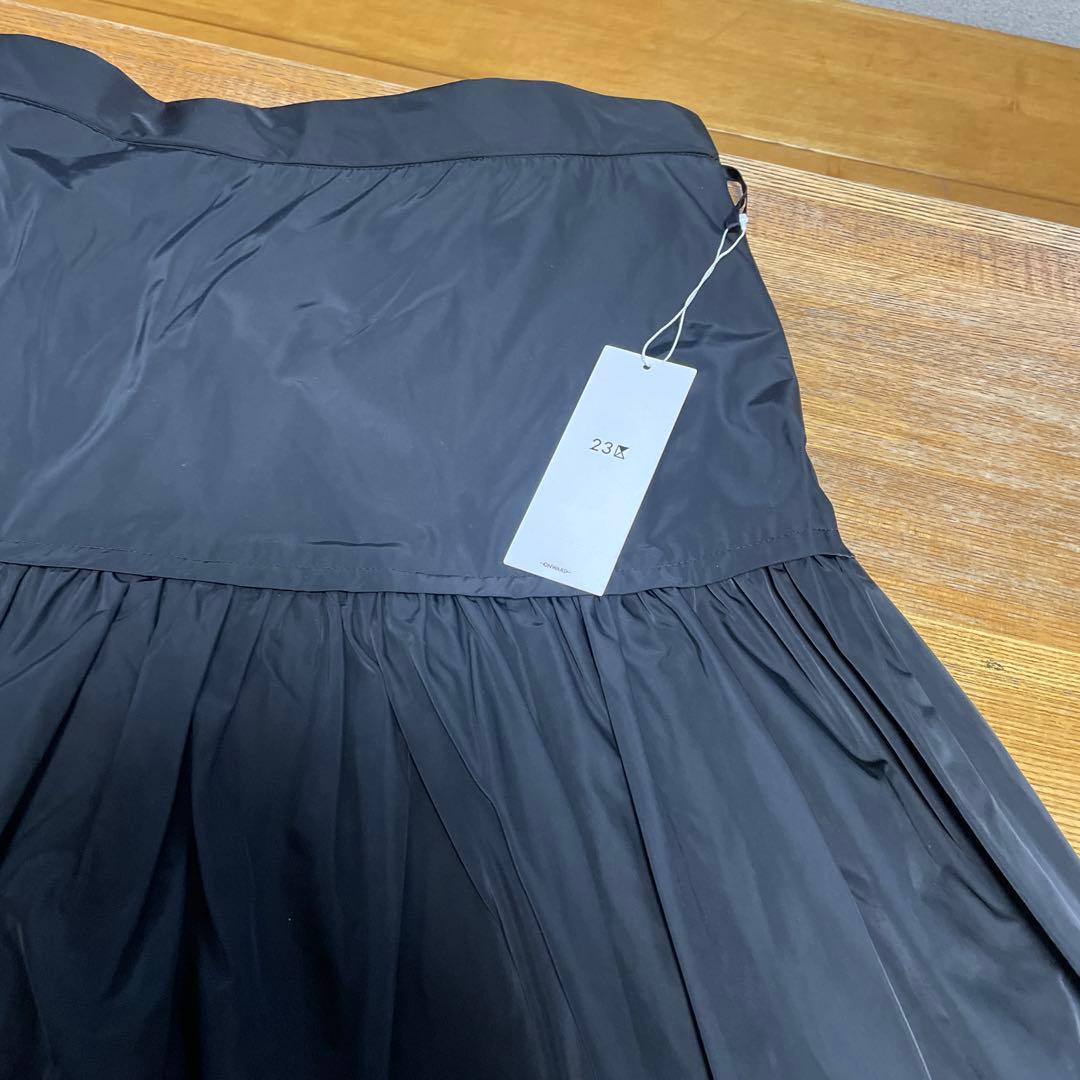 23区　新品タグ付ティアード　タフタ　ギャザースカート　大きいサイズ48 黒