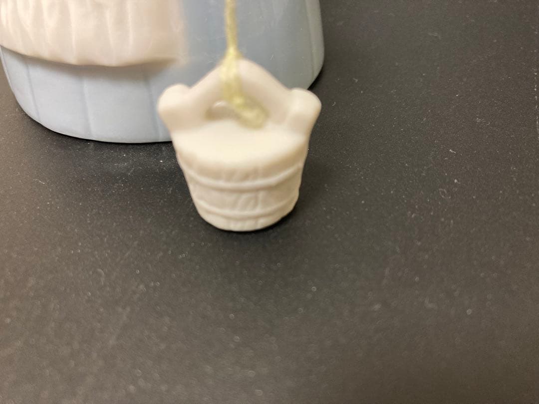 水汲み少女人形　置物　ベル　昭和レトロ　水色