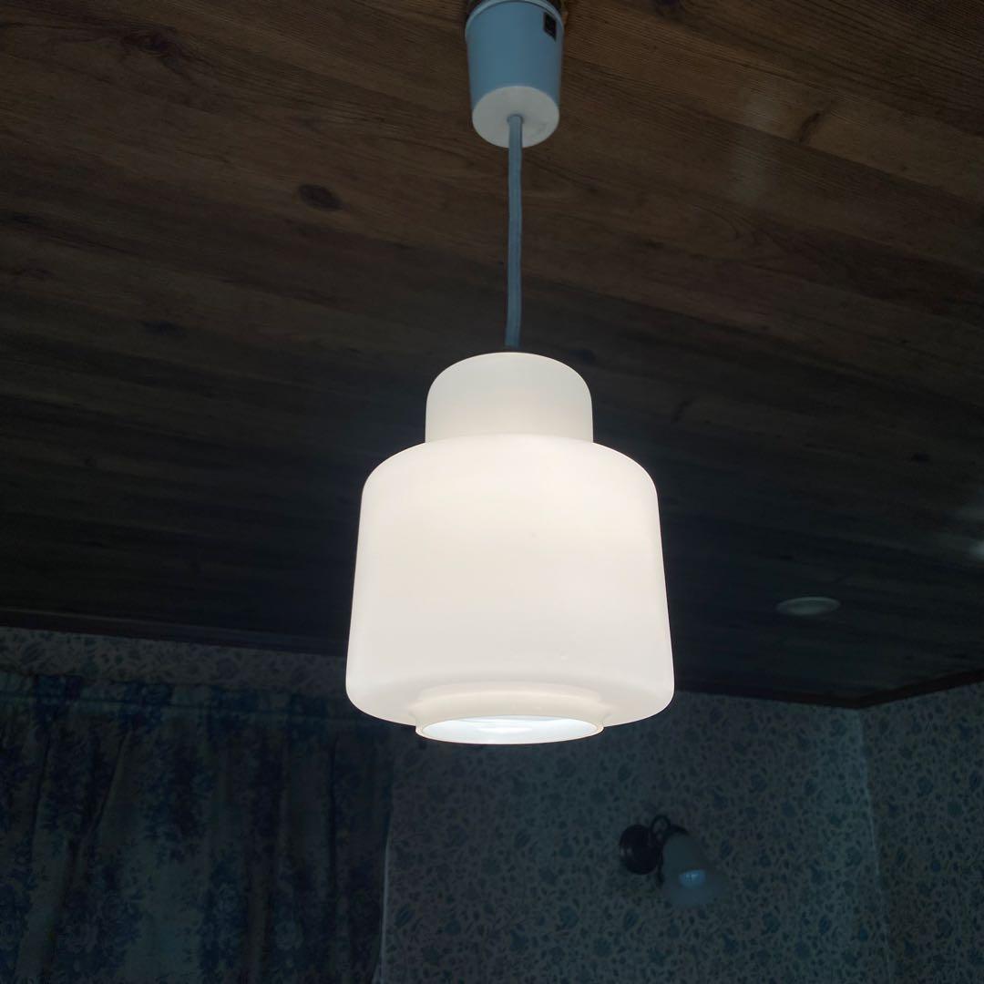 昭和レトロ　北欧風　ペンダントライト　ナショナル　乳白ガラス　照明