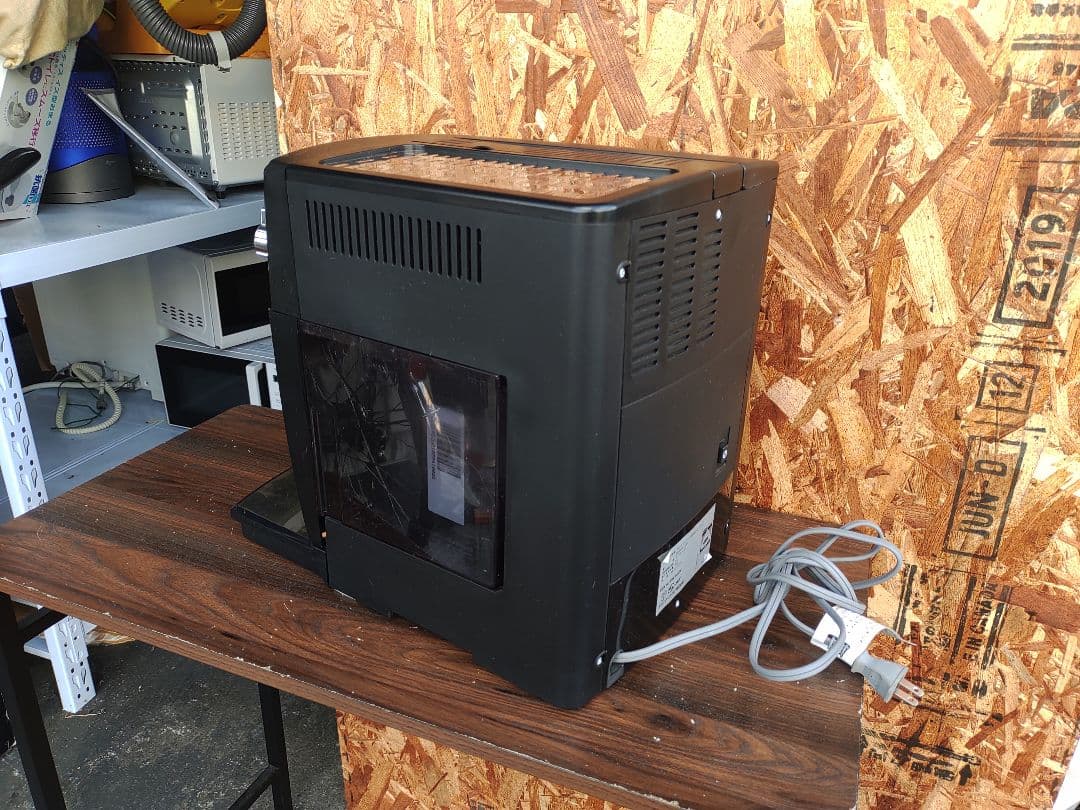 デロンギ全自動エスプレッソマシン マグニフィカSブラック ESAM04110ВН