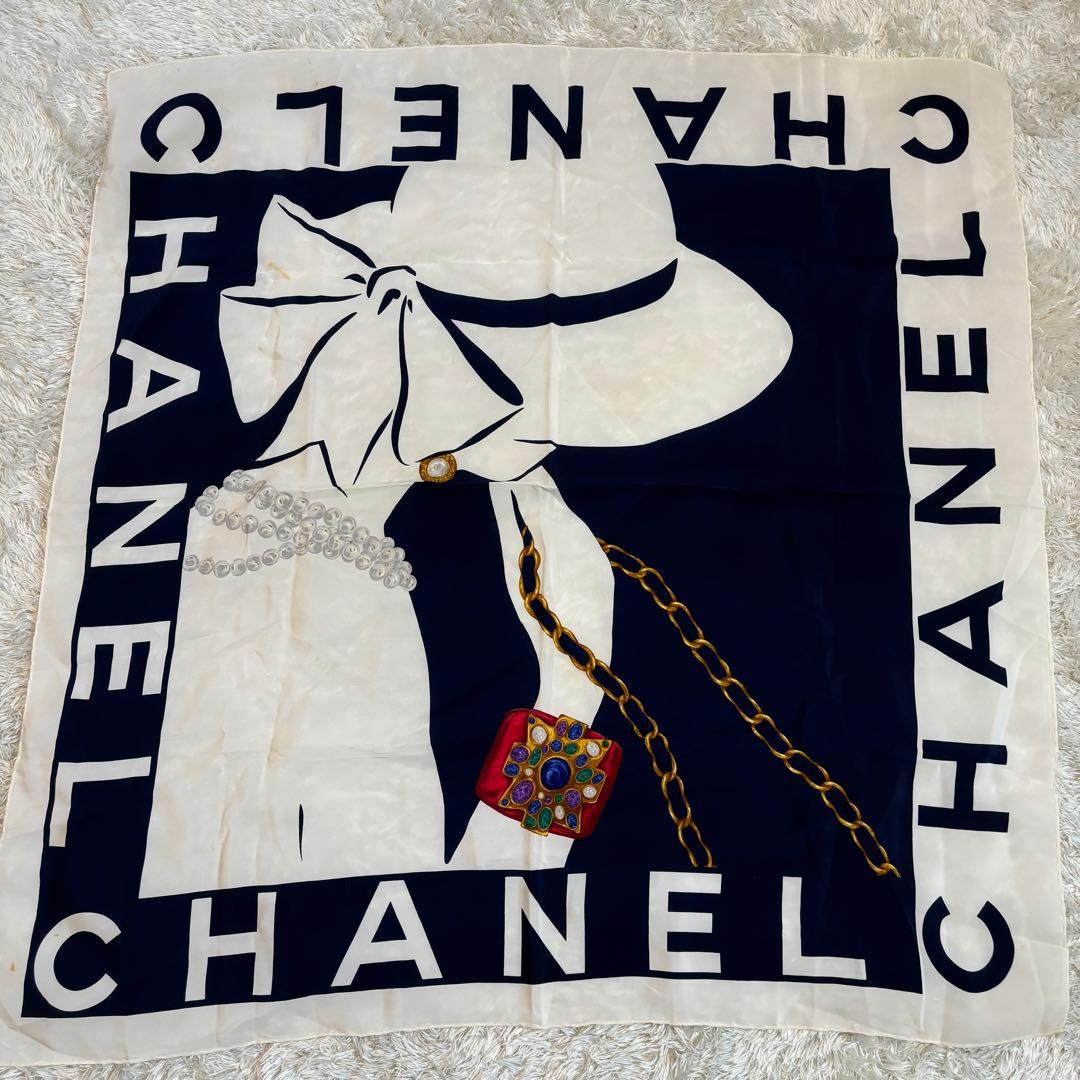 美品✨CHANEL シャネル　マドモアゼル　スカーフ　カレ90 ブラック