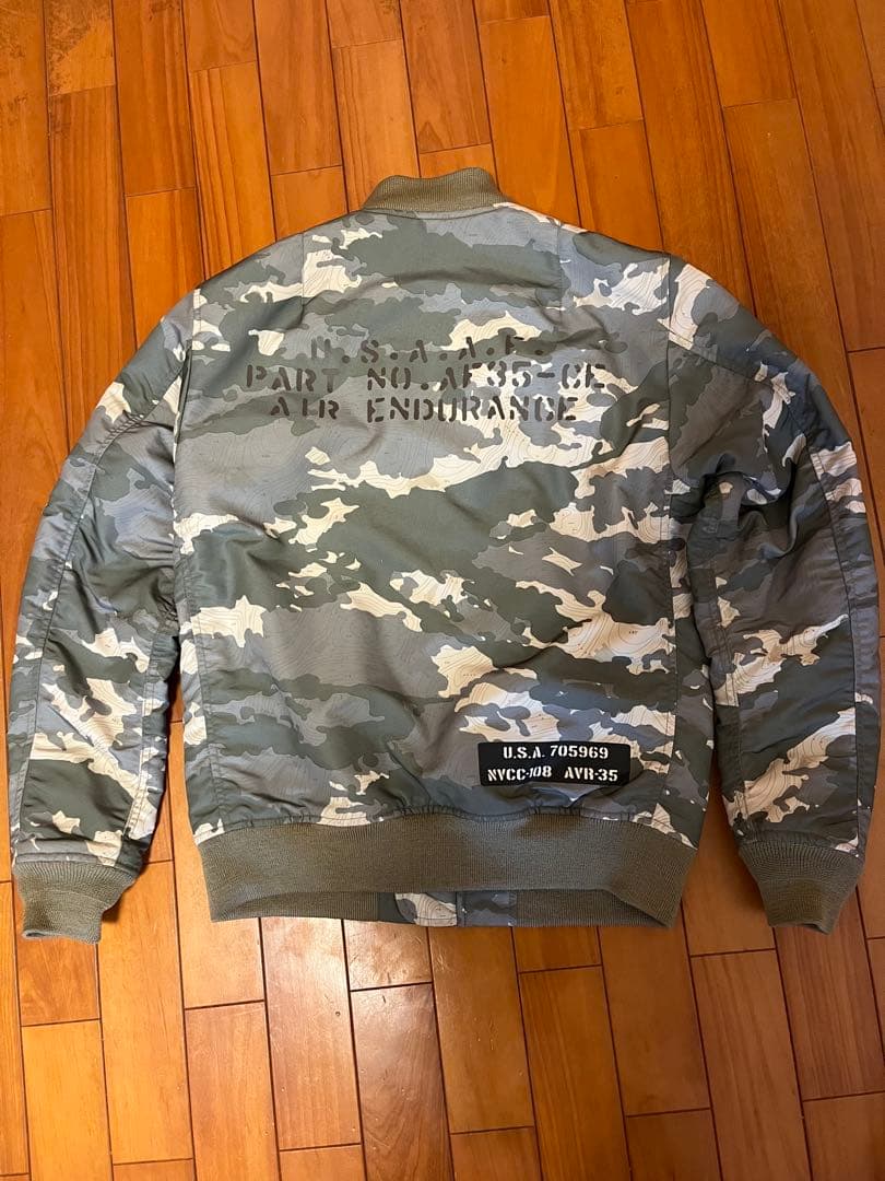 美品　AVIREX40周年　リバーシブル　MA−1 カモ　サイズM