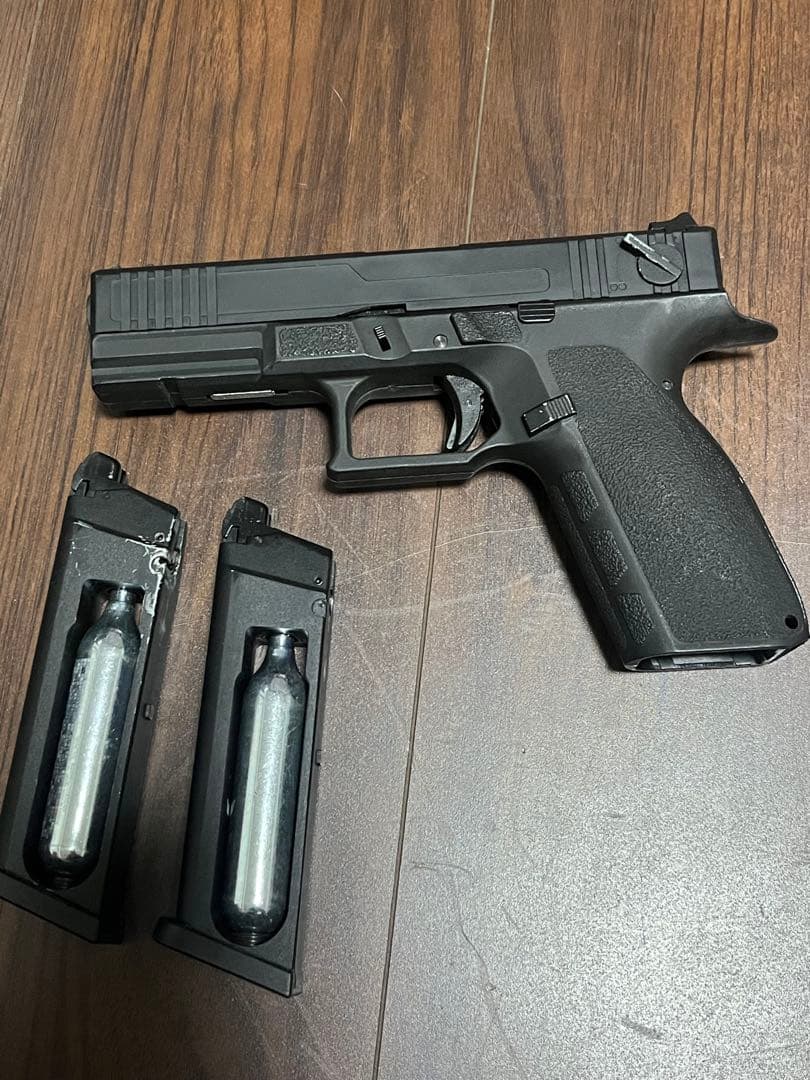 カーボネイト　ストライカー9s co2ガスガン