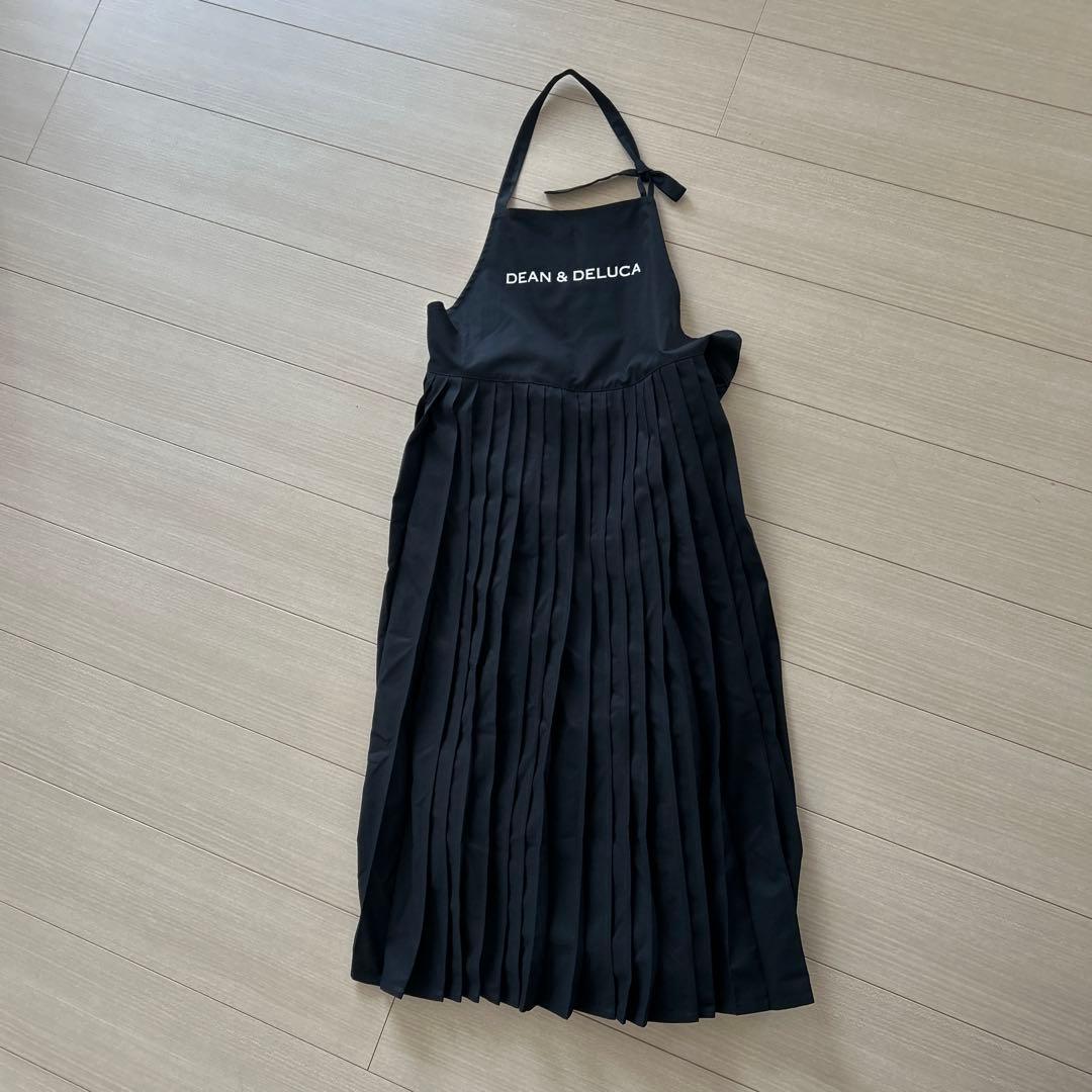 DEAN & DELUCA 黒 プリーツエプロン　タグ付き