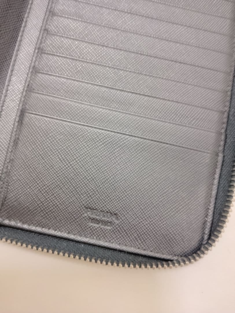 超美品☆PRADA プラダ ブラック レザー カード大容量ジッパー長財布収納多数