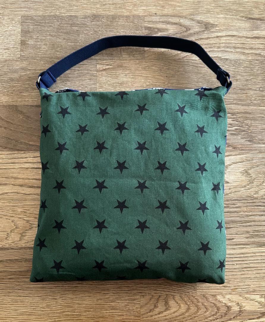 【オーダー品】　座布団カバー　ロボット　ネイビー　星　スター