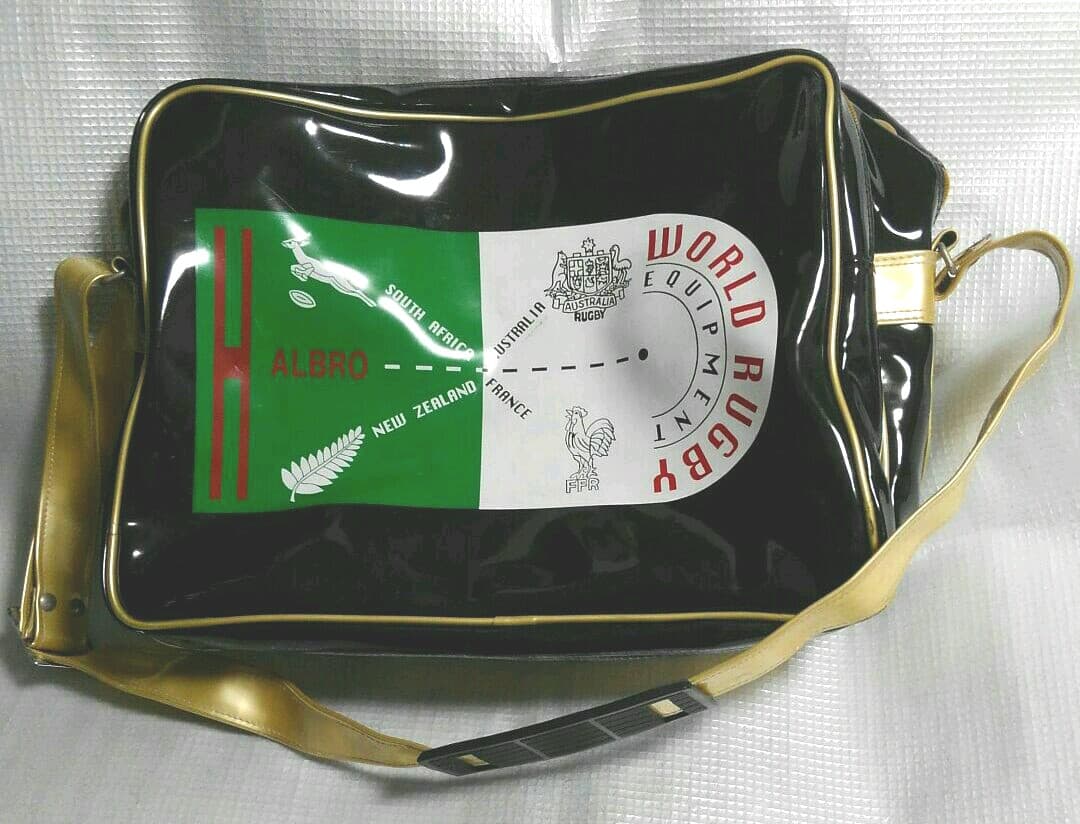 ラグビーエナメルバッグ　オールブラックス・ワラビーズ等エンブレムラグビージャージ