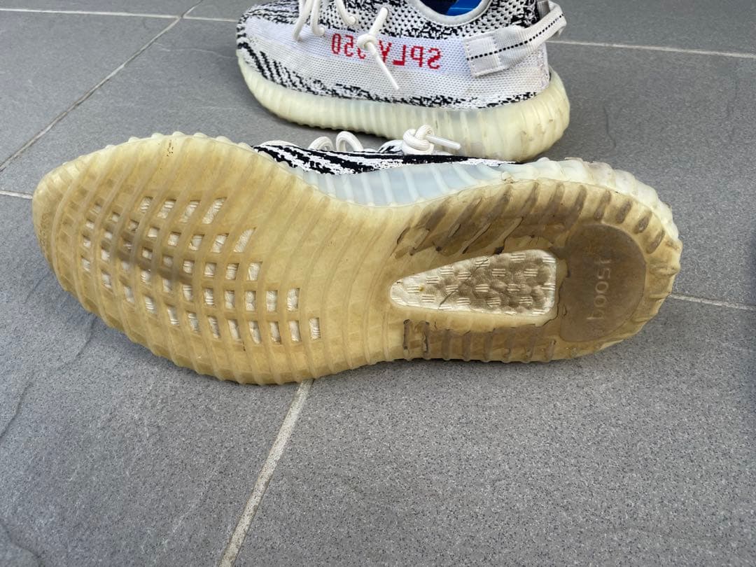 adidas YEEZY Boost 350 V2 イージーブースト　ゼブラ