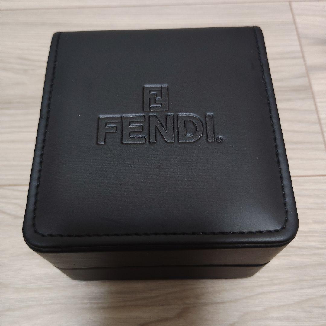 【FENDI】210L 腕時計　黒文字版