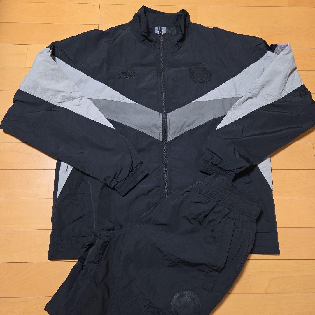 new balance black out ウインドジャケット上下セットアップ