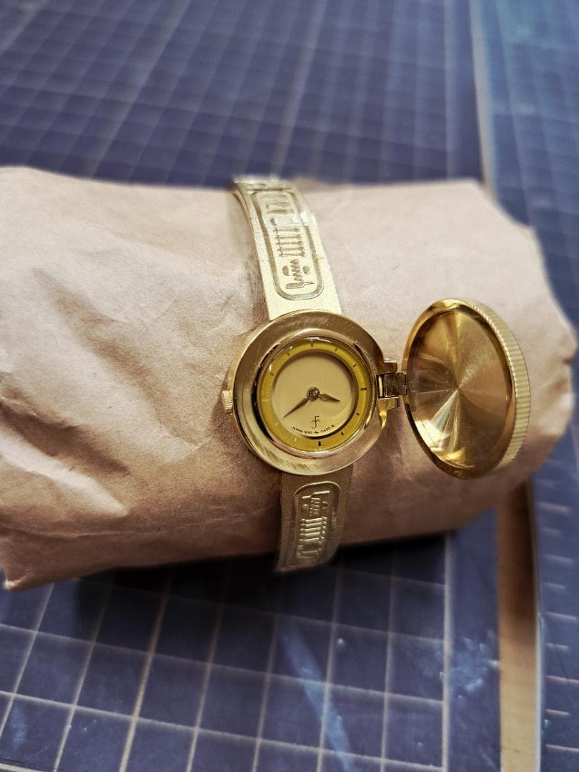 SEIKO　腕時計　黄金のネフェルティティ　レディース