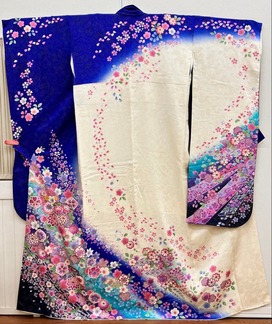 の*の様 正絹　成人式　振袖　豪華金通し地　訳あり品