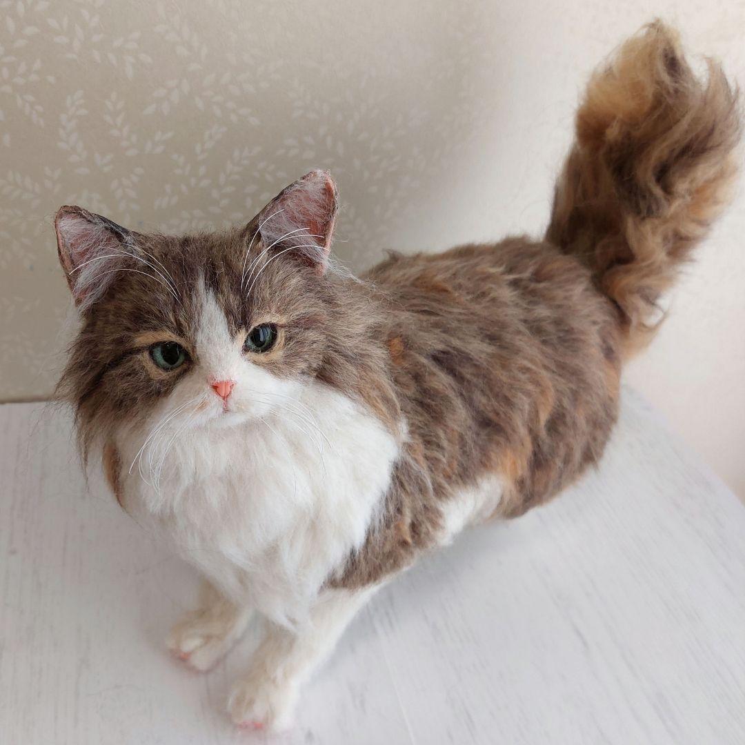 羊毛フェルト　ネコ(ノルウェージャンフォレストキャット)