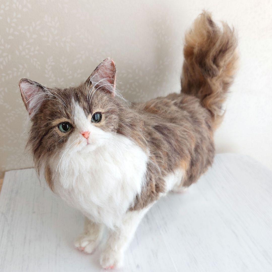 羊毛フェルト　ネコ(ノルウェージャンフォレストキャット)