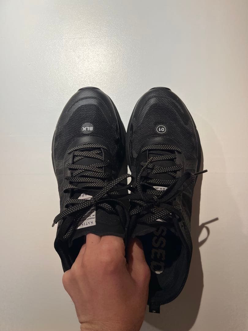 satisfy running salomon サティスファイ　28cm