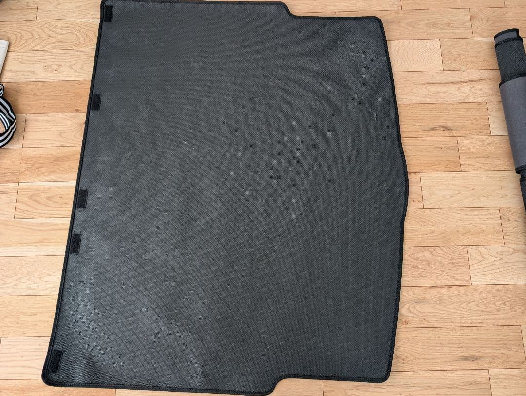 超メルカリ市開催限定エクストレイルT33 2列シート用ラゲッジマット　キズあり