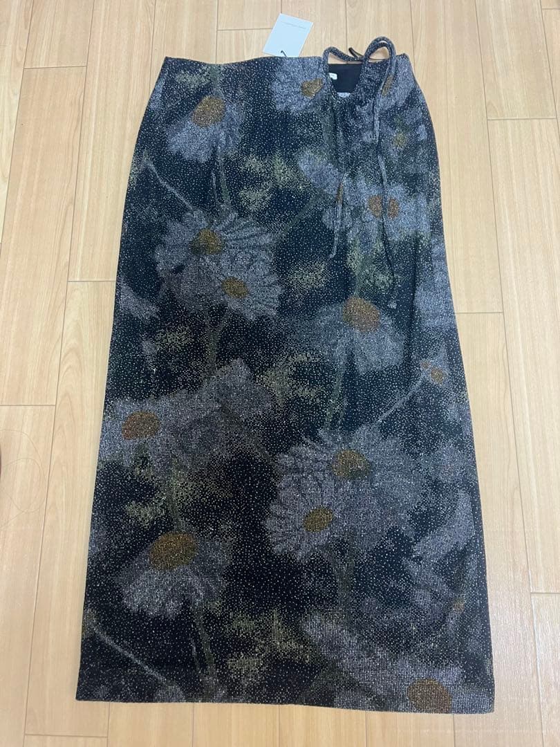 【25ss】新品アカネウツノミヤ　花柄スリット入りマキシスカート
