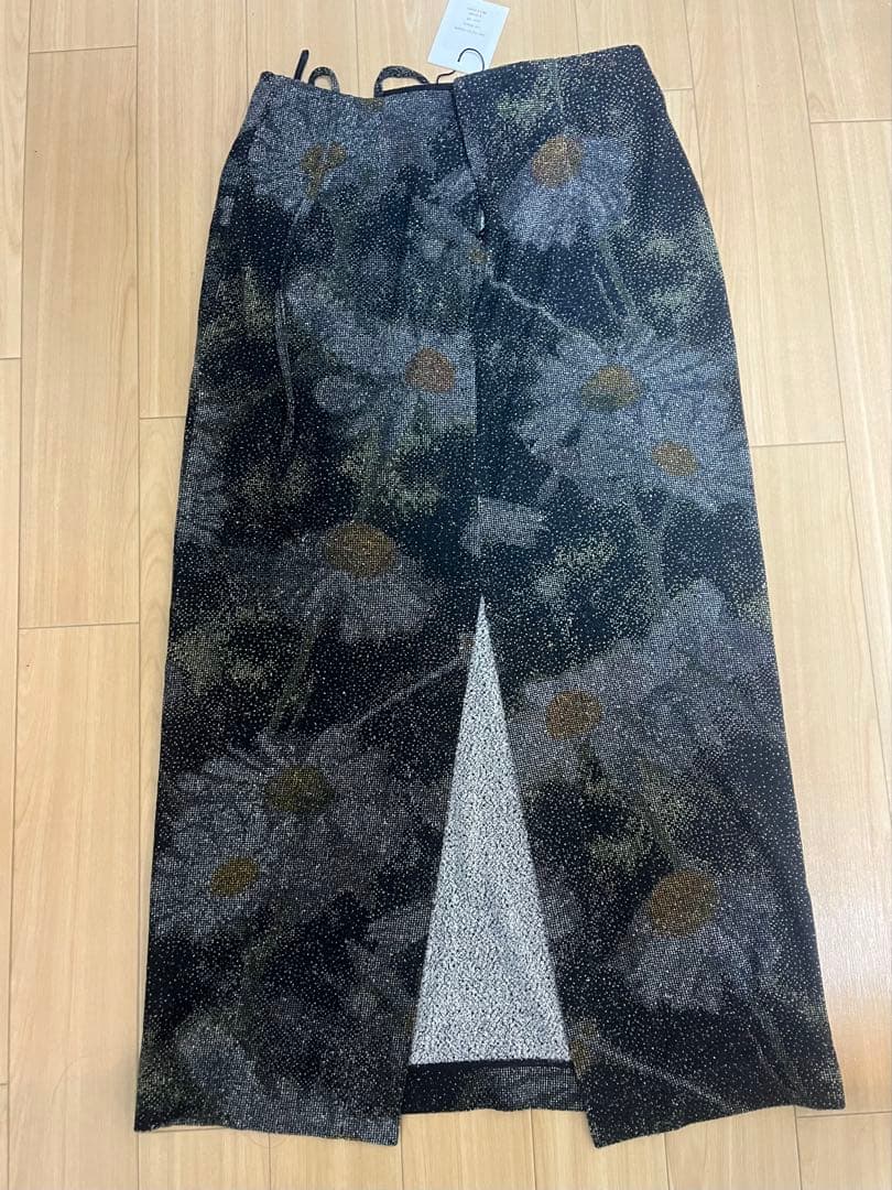 【25ss】新品アカネウツノミヤ　花柄スリット入りマキシスカート