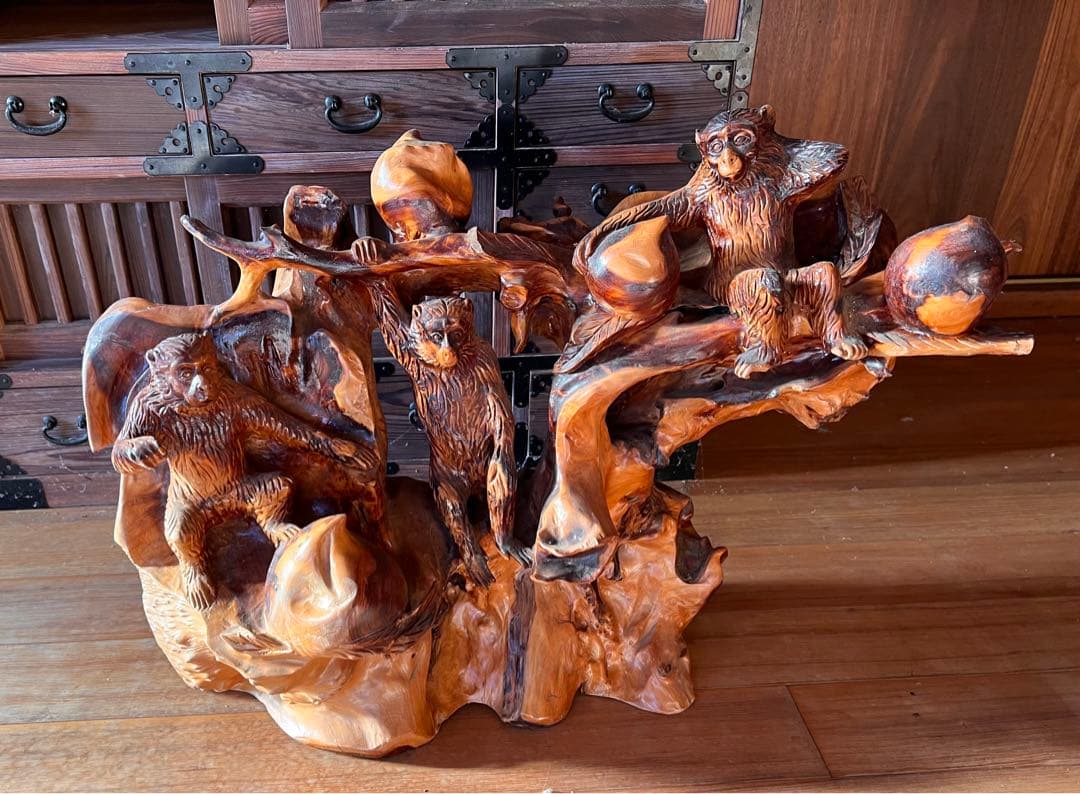 榧　カヤ　猿郡　モンキー　monkey 桃　peach飾り物　彫刻　木工品