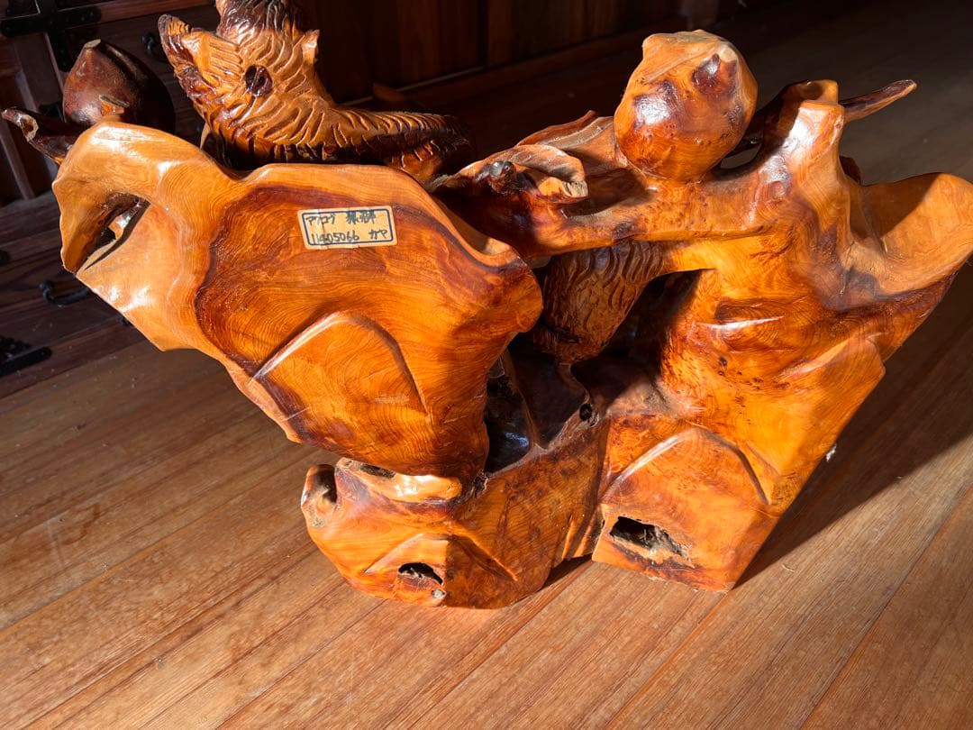 榧　カヤ　猿郡　モンキー　monkey 桃　peach飾り物　彫刻　木工品