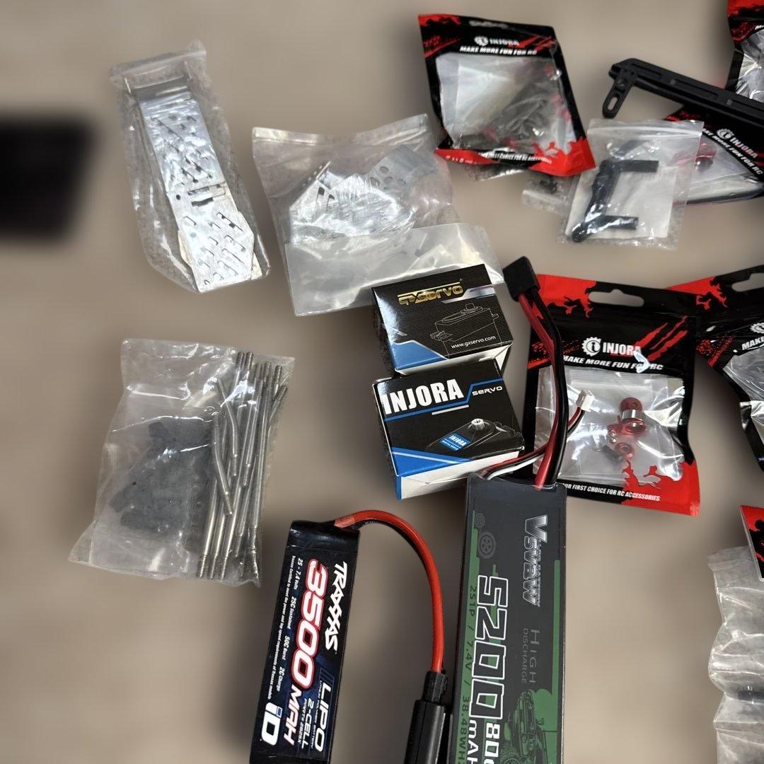 トラクサスtrx4 ブロンコ　ディフェンダーボディ 11/14〜18まで