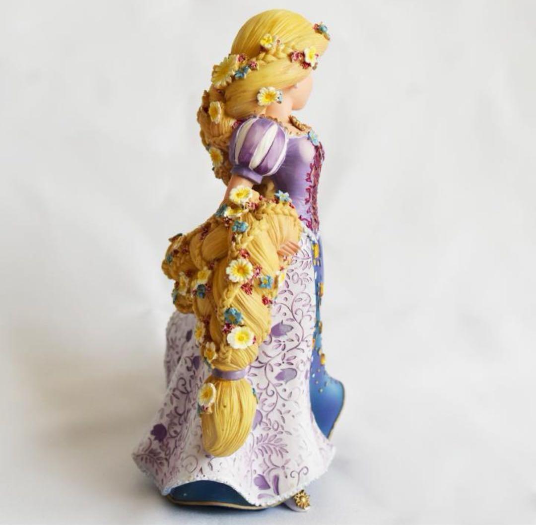 新品開封のみディズニー エネスコ ショーケース 塔の上のラプンツェル フィギュア