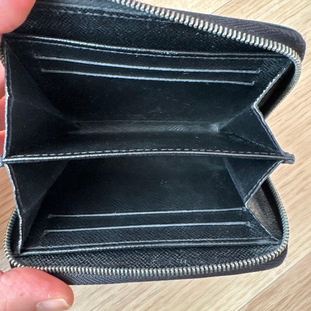 LOUIS VUITTON エピレザー ブラックケース
