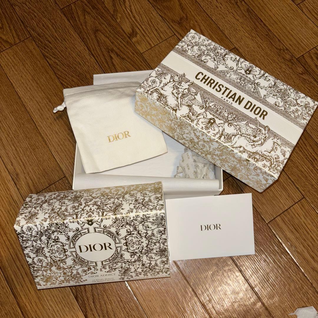 新品Diorホリデーギフト2023　クリスマスギフト